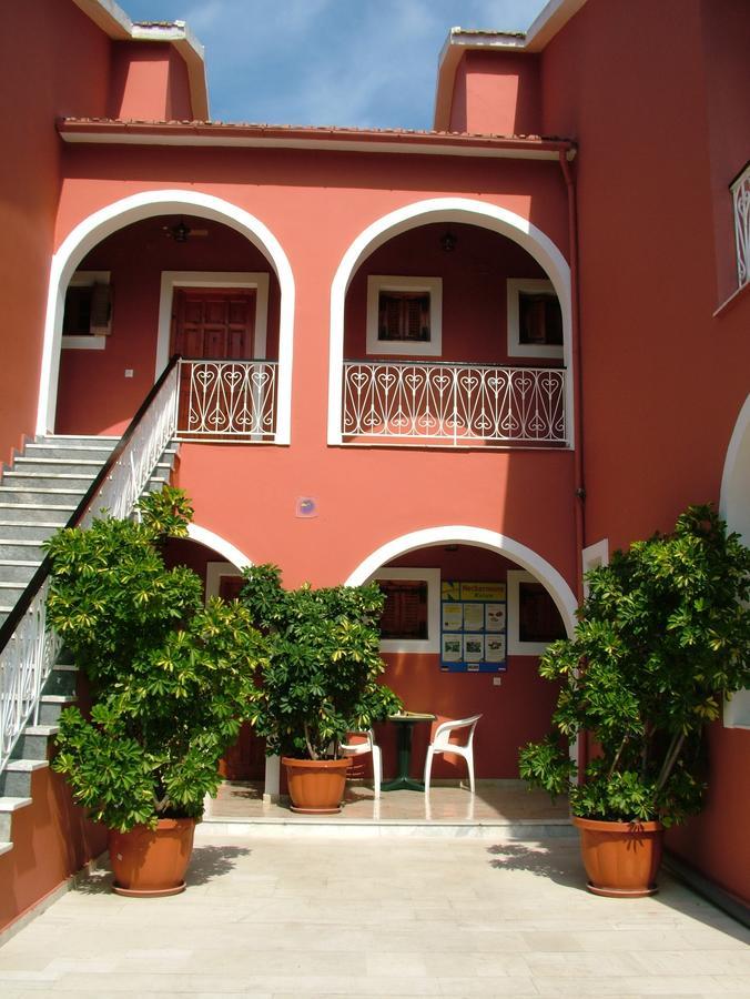Niki Studios And Apartments By Hotelius Acharavi  Esterno foto
